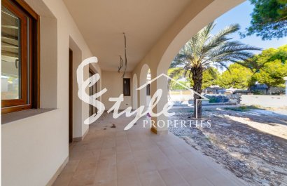Villa de obra nueva en venta en Punta Prima, Costa Blanca, España. ON1460
