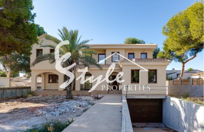 Villa de obra nueva en venta en Punta Prima, Costa Blanca, España. ON1460