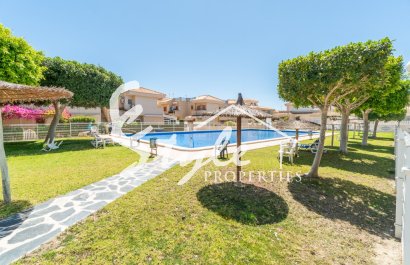 Купить красивый таунхаус в жилом комплексе на Playa Flamenca - Торревьеха. ID 6185