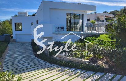 На продажу вилла класса люкс в Лас Колинас гольф,  Ориуэла Коста , Коста Бланка. ID1992