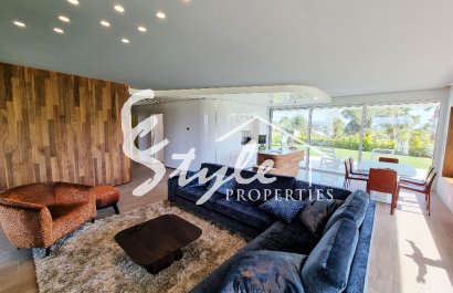 На продажу современная квартира в Лас Колинас Гольф, Коста Бланка, Испания