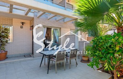 Продается таунхаус в 300 м от моря с подземным паркингом в Torre de la Horadada, Торре де ла Орадада, Аликанте, Коста Бланка. ID1838