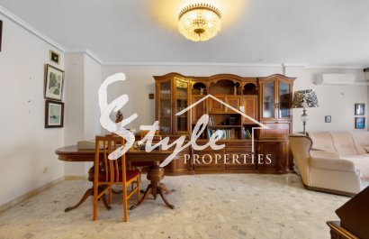 Comprar piso a solo 100 metros de la playa en Torrevieja. ID 6209