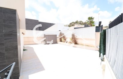 Купить виллу около моря в Сан-Мигель-де-Салинас. ID 6226