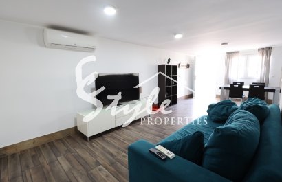 Resale - Semi - Detached Villa - Torrevieja