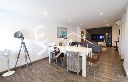 Resale - Semi - Detached Villa - Torrevieja