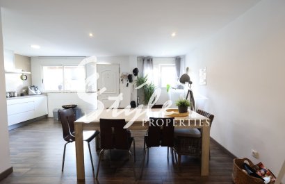 Resale - Semi - Detached Villa - Torrevieja