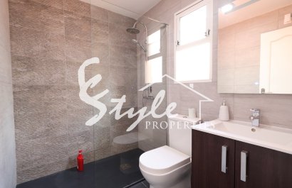 Resale - Semi - Detached Villa - Torrevieja