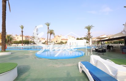 Resale - Semi - Detached Villa - Torrevieja