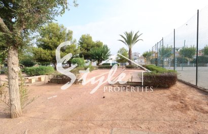 Resale - Semi - Detached Villa - Torrevieja