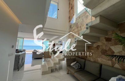 Купить виллу на первой линии пляжа и с выходом к средиземному морю на Коста Бланке. La Mata Playa. ID 6256