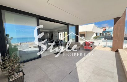 Купить виллу на первой линии пляжа и с выходом к средиземному морю на Коста Бланке. La Mata Playa. ID 6256