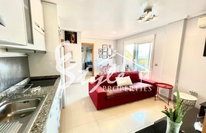 Buy penthouse just 400 meters to the beach in Torrevieja, Costa Blanca. ID: 6257