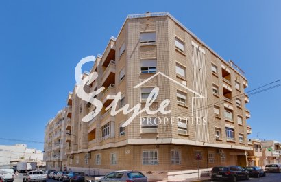 Buy apartment in Torrevieja, Costa Blanca, 500 meters from the beach. ID: 6261