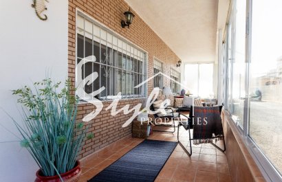 For sale 2 beds apartment 300 m from the sea in Punta Prima, Costa Blanca, Spain. ID1800