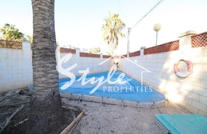 В Лос Дольсес купить отдельную виллу рядом с полем для гольфа в Вильямартин. ID: 6267