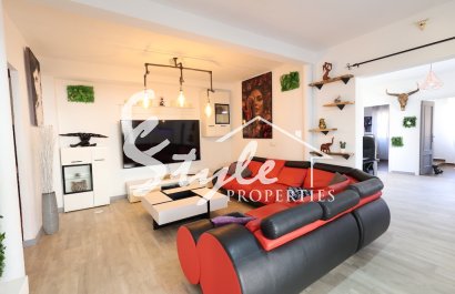 Buy chalet with pool in Costa Blanca close to sea in Cabo Roig, Orihuela Costa. ID: 6268