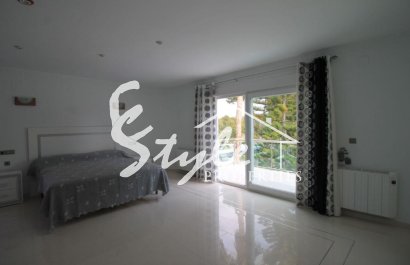 Продается отдельная вилла с видом на поле для гольфа в Лас-Рамблас, Ориуэла-Коста, Испания. ID1447