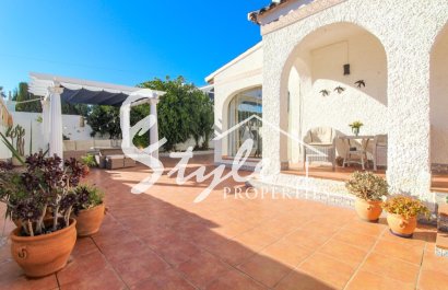 Resale - Villa - Cabo Roig
