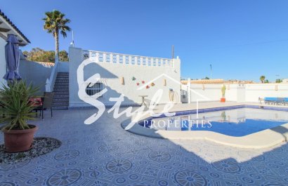 Resale - Villa - Cabo Roig