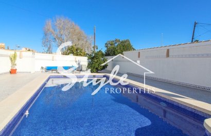 Resale - Villa - Cabo Roig