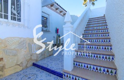 Resale - Villa - Cabo Roig