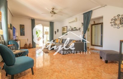 Resale - Villa - Cabo Roig