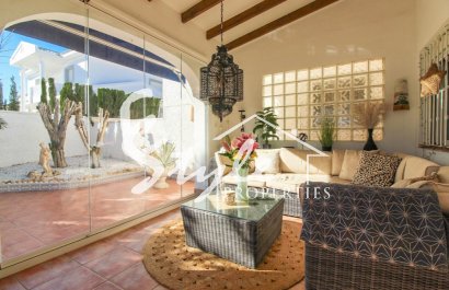 Resale - Villa - Cabo Roig