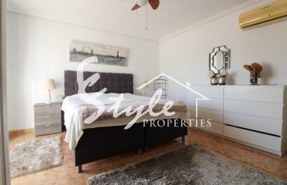 Resale - Villa - Cabo Roig