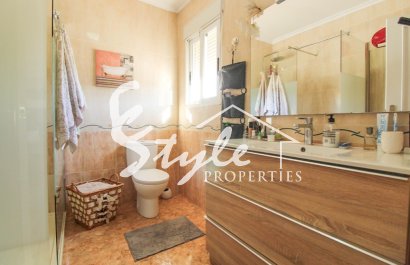 Resale - Villa - Cabo Roig