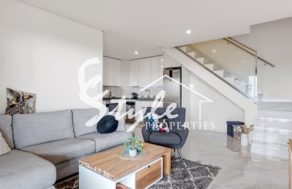 На продажу квартира в комплексе с теплым бассейном в Green Hills, Вилламартин , Коста Бланка, Испания.ID2079