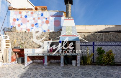 For sale detached villa close to the beach in Punta Prima, Costa Blanca, Spain. ID1882