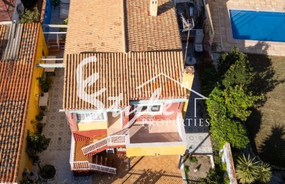 For sale detached villa close to the beach in Punta Prima, Costa Blanca, Spain. ID1882