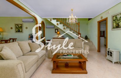 Продается отдельный дом рядом с инфраструктурой в Лос-Альтос, Торревьеха, Коста Бланка. ID3138