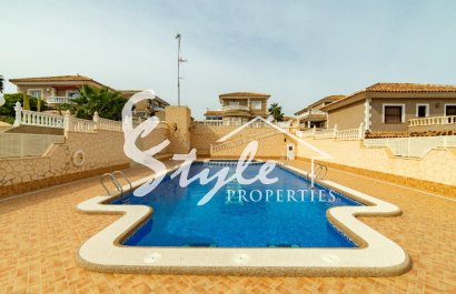 Продается отдельный дом рядом с инфраструктурой в Лос-Альтос, Торревьеха, Коста Бланка. ID3138