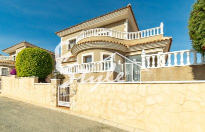 Продается отдельный дом рядом с инфраструктурой в Лос-Альтос, Торревьеха, Коста Бланка. ID3138