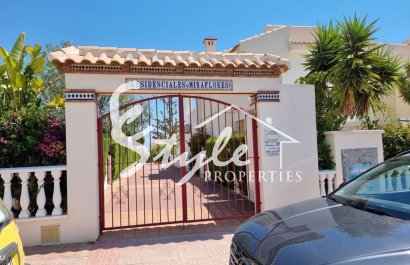 продается квартира с садом в Maraflores, Торревьеха, Коста Бланка.ID2810