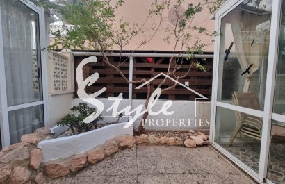 продается квартира с садом в Maraflores, Торревьеха, Коста Бланка.ID2810