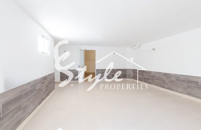 Купить отдельное шале с бассейном и садом около гольфа в  Вильямартин. ID 6305