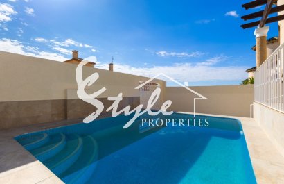 Купить отдельное шале с бассейном и садом около гольфа в  Вильямартин. ID 6305