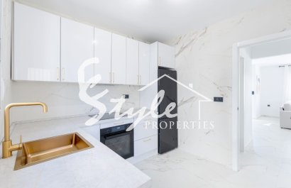 Купить отдельное шале с бассейном и садом около гольфа в  Вильямартин. ID 6305