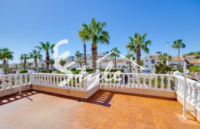 Продается дом c собственным гаражом в Лос Дольсес, Ла Зения, Ориуэла Коста. ID1927