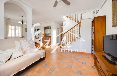 Продается дом c собственным гаражом в Лос Дольсес, Ла Зения, Ориуэла Коста. ID1927