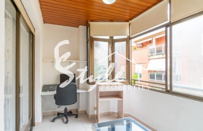 Buy apartment on the beach in Playa Central, Torrevieja, Costa Blanca. ID: 6309 