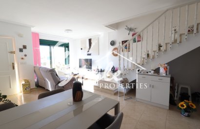 Купить семейный таунхаус с видом на море недалеко от пляжа в Campoamor Golf. ID 6311