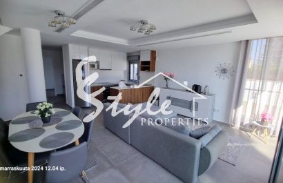 Купить отдельную виллу на море с прекрасным садом и бассейном в Los Balcones, Торревьеха, на Коста Бланке. ID 6312