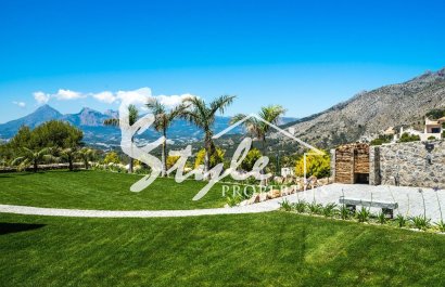 Купить виллу с бассейном с видом на море в Сьерра-де-Альтеа, Коста Бланка. ID 6315