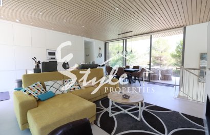 Buy luxury villa with garden and pool, in Las Colinas Golf & Country Club, Villamartín, Orihuela Costa. id 6319