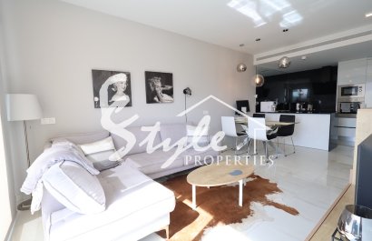 Comprar apartamento con piscina cerca del mar y playas en Amanecer III, Orihuela Costa. ID: 6327