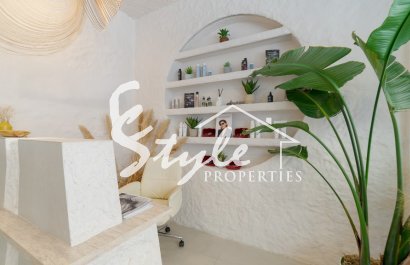 В продаже стильный салон красоты в центре Аликанте, Коста Бланка, Испания. ID036